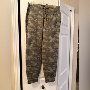 Women's Camouflage Jogger Pants